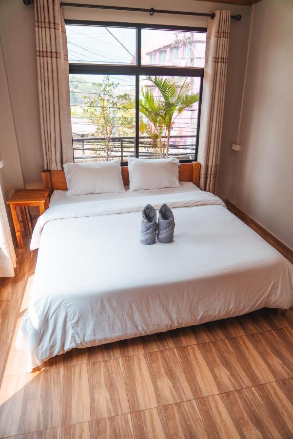 Vang Vieng Sunset Guesthouse & Restaurant Esterno foto